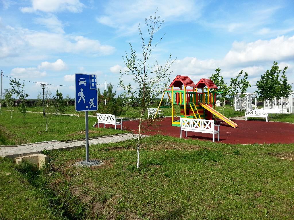 Установили дорожные знаки в Ясногорье.